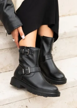 Footwear><noscript><img width=