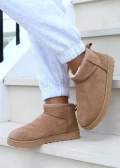 Footwear><noscript><img width=