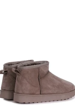 Footwear><noscript><img width=