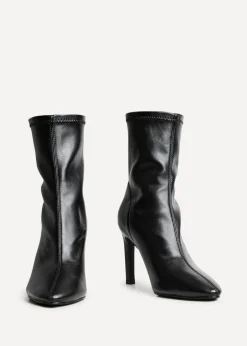 Footwear><noscript><img width=