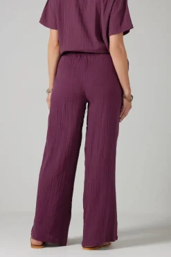 Trousers><noscript><img width=