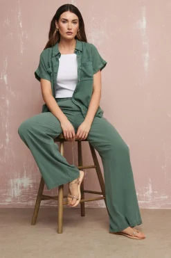 Trousers><noscript><img width=