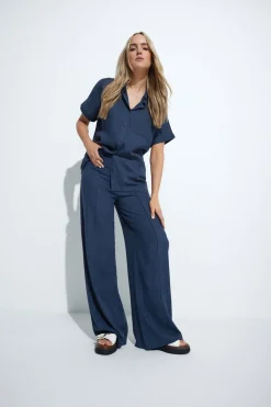 Trousers><noscript><img width=