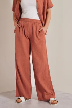 Trousers><noscript><img width=