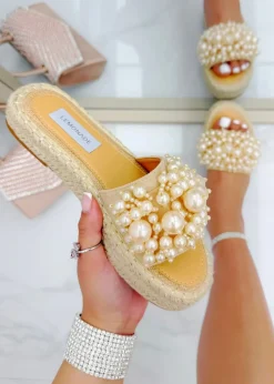 Footwear><noscript><img width=