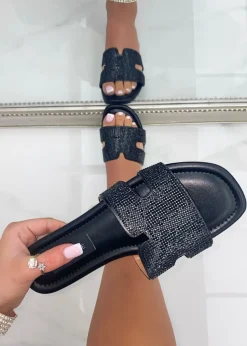 Footwear><noscript><img width=
