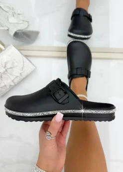 Footwear><noscript><img width=
