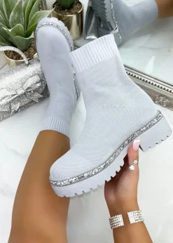 Footwear><noscript><img width=