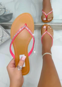 Footwear><noscript><img width=