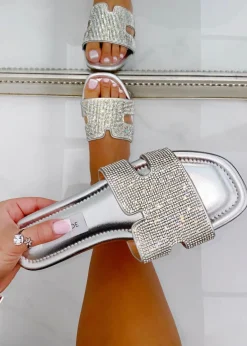 Footwear><noscript><img width=