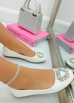 Footwear><noscript><img width=