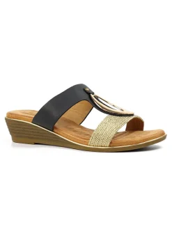 Footwear><noscript><img width=