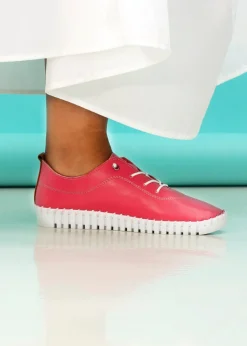 Footwear><noscript><img width=