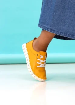 Footwear><noscript><img width=