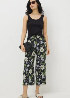 Trousers><noscript><img width=