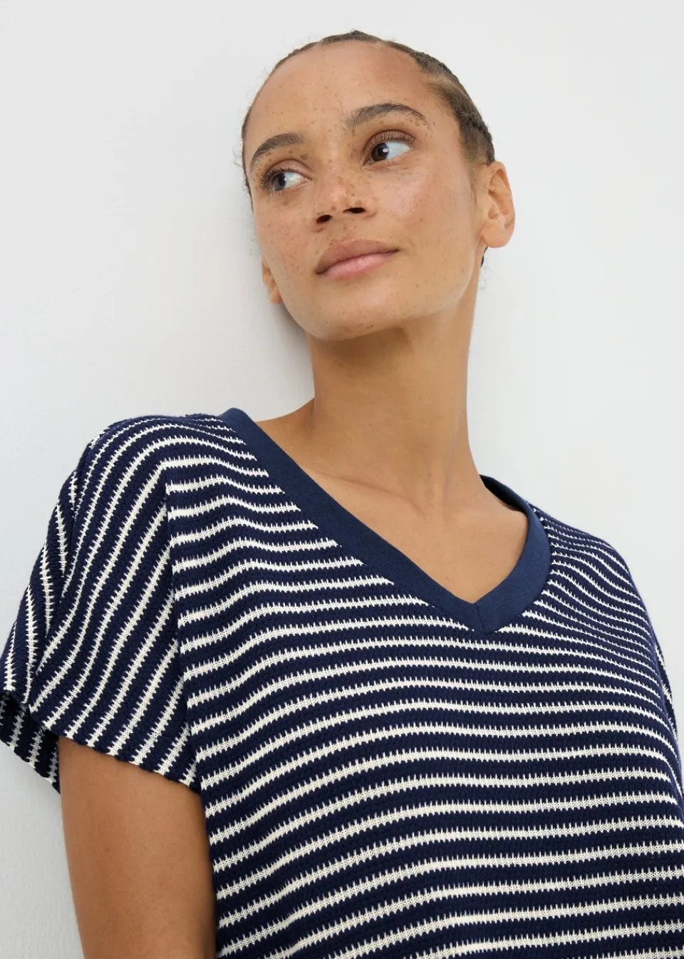 Tops>Papaya Navy Stripe Textured V Neck Crop Top