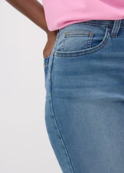 Jeans & Jeggings>Papaya Petite Blue Light Wash Relaxed Fit Skinny Jeans
