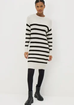 Knitwear><noscript><img width=