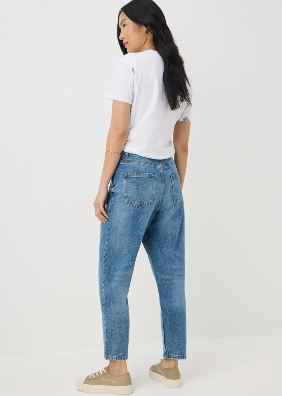 Jeans & Jeggings>Papaya Petite Mid Wash Mom Jeans
