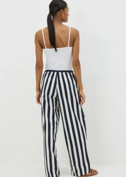Trousers><noscript><img width=