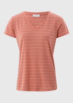 T-Shirts><noscript><img width=