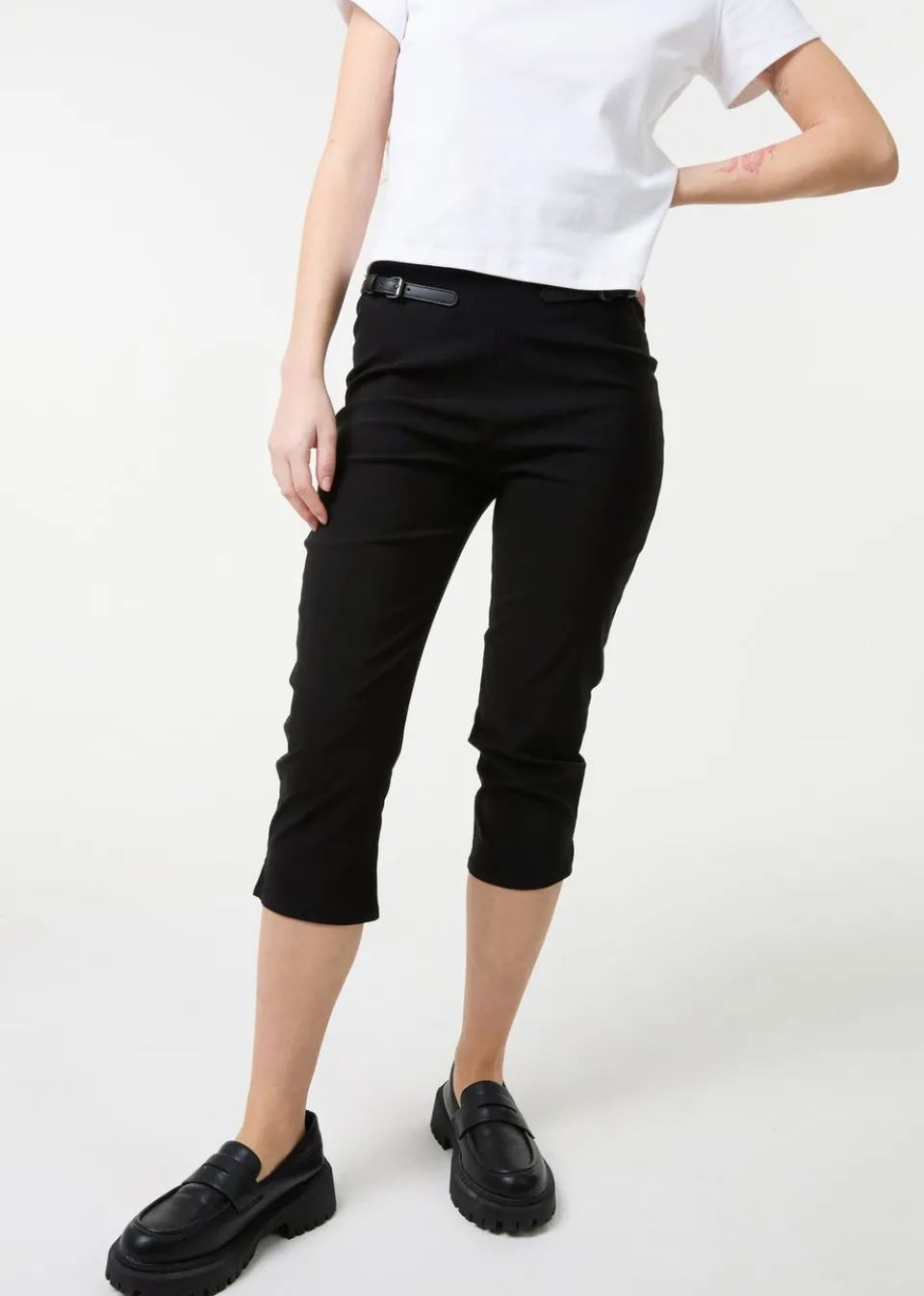 Trousers>Pink Vanilla Black Capri Pants With Belts