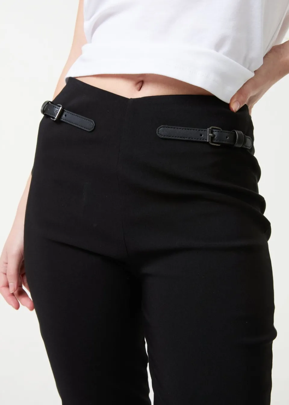 Trousers>Pink Vanilla Black Capri Pants With Belts