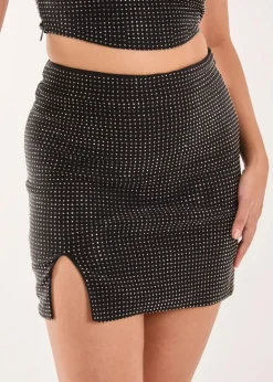 Skirts><noscript><img width=