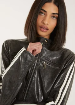 Coats & Jackets><noscript><img width=