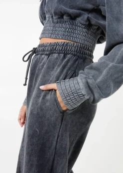 Trousers><noscript><img width=