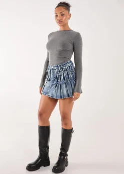 Skirts><noscript><img width=