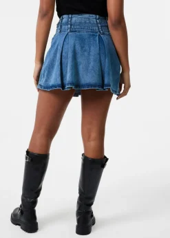 Skirts><noscript><img width=