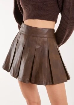 Skirts><noscript><img width=