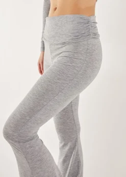 Trousers><noscript><img width=