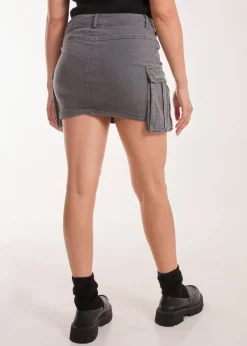Skirts><noscript><img width=
