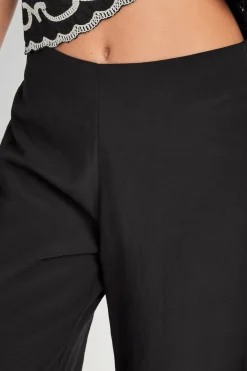 Trousers><noscript><img width=