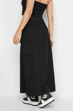 Skirts><noscript><img width=