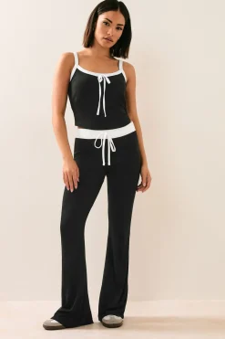 Trousers><noscript><img width=