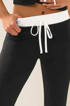 Trousers><noscript><img width=