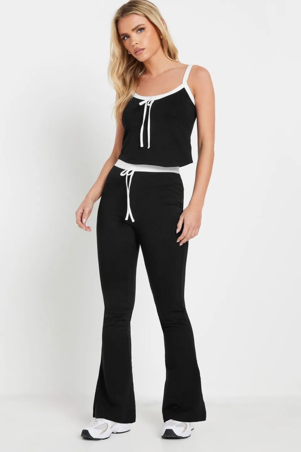 Tops>PIXIEGIRL Petite Black Contrast Drawstring Vest Top