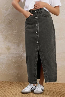 Skirts><noscript><img width=