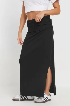 Skirts><noscript><img width=