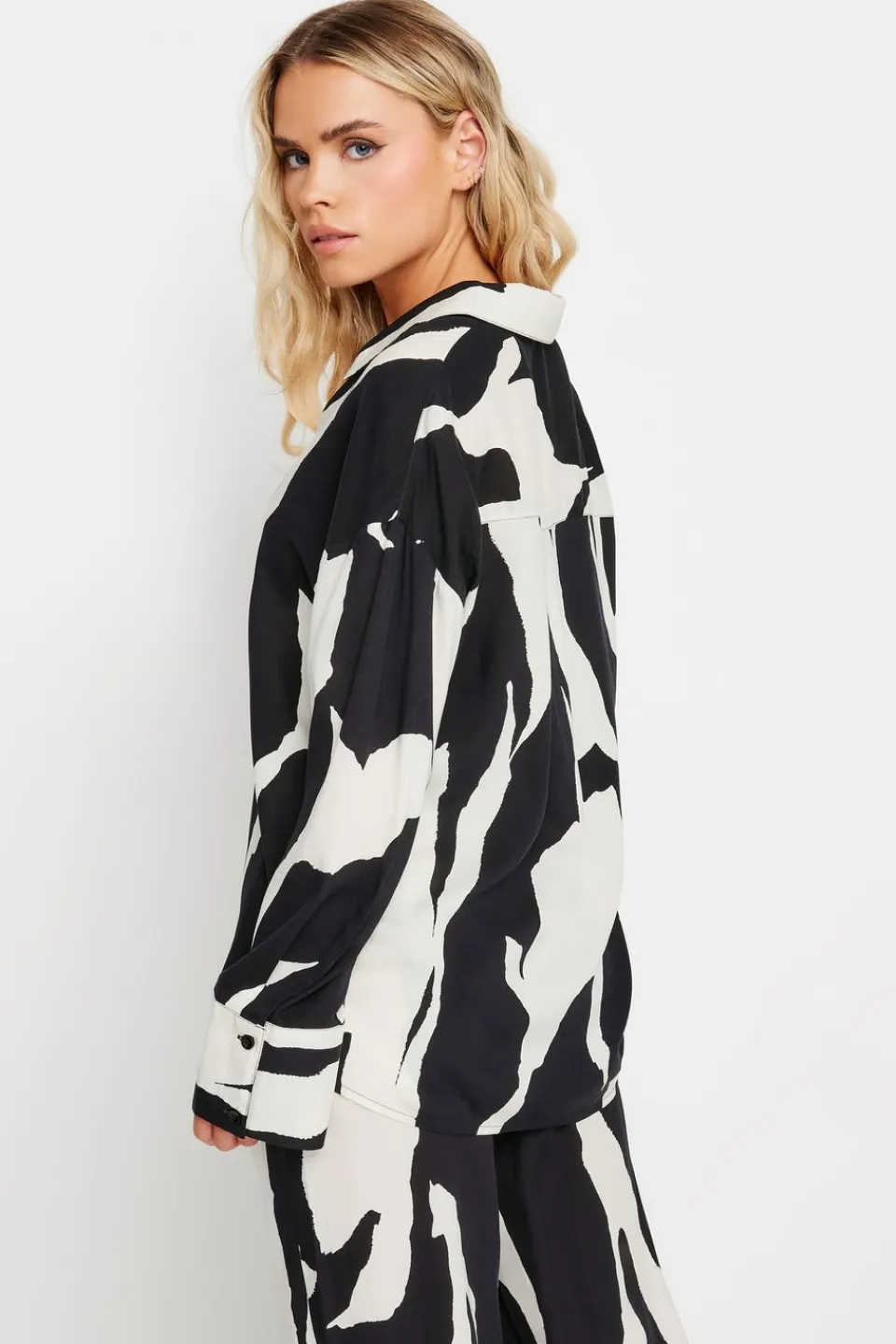 Tops>PIXIEGIRL Petite Black Mono Abstract Print Shirt