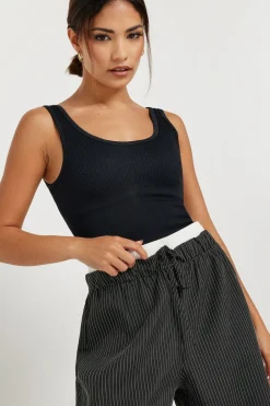 Trousers><noscript><img width=