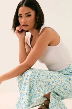 Skirts><noscript><img width=