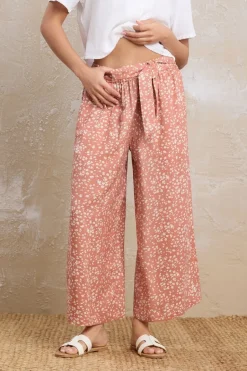 Trousers>PIXIEGIRL Petite Coral Pink Ditsy Floral Cropped Trousers