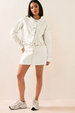 Skirts><noscript><img width=