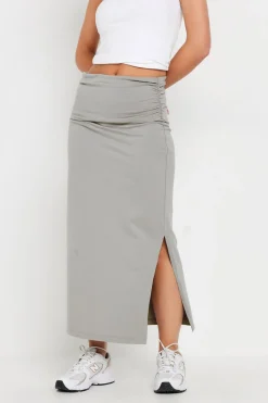 Skirts><noscript><img width=