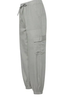 Trousers><noscript><img width=