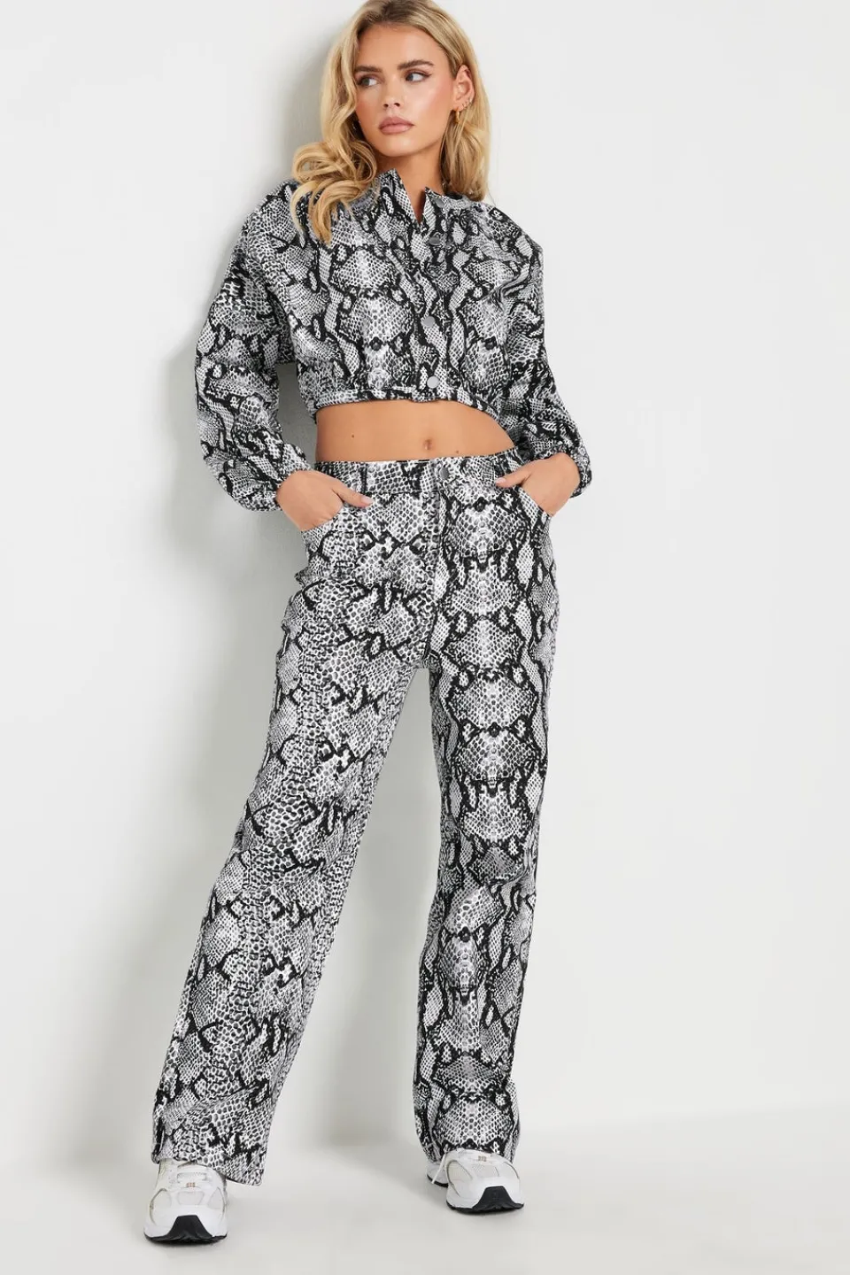 Jeans & Jeggings>PIXIEGIRL Petite Grey Snake Print Straight Leg Jeans